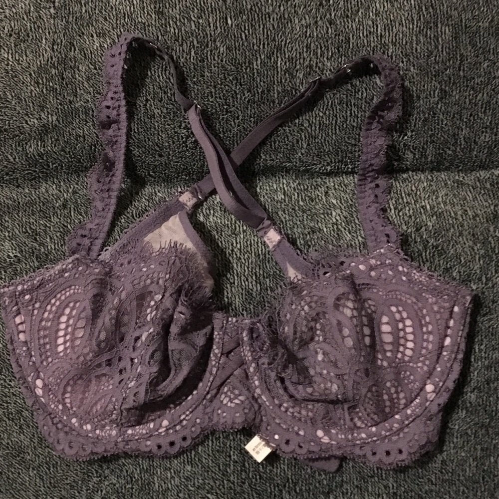 Victoria’s Secret Lace Demi Brac Size 34C